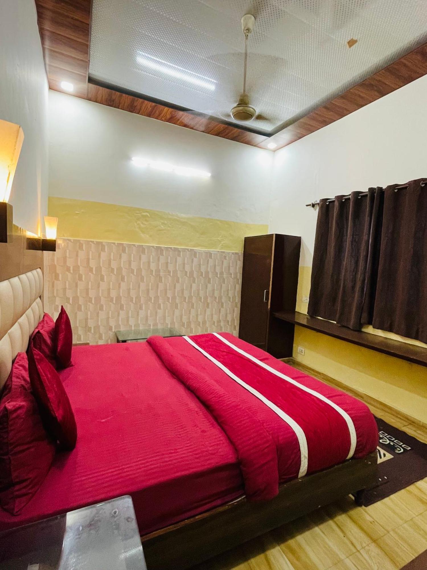 Hotel Fusion Best Rooms Agra  Exterior photo